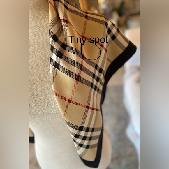 BURBERRY HUGE🔥SILK MEGA Nova Check Scarf! 34”x 34”🔥GORGEOUS🔥EUC🔥MUST SEE👀OS - Picture 7 of 16